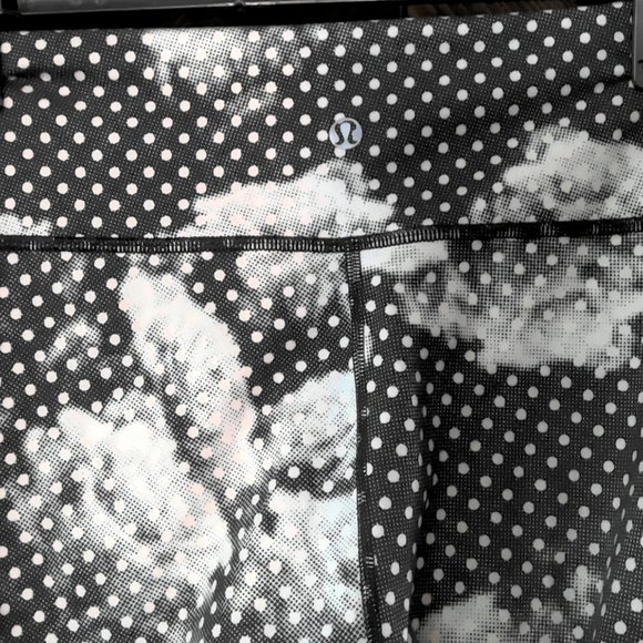 Lululemon🍋 wonder under crop patterned leggings - Picture 11 of 14